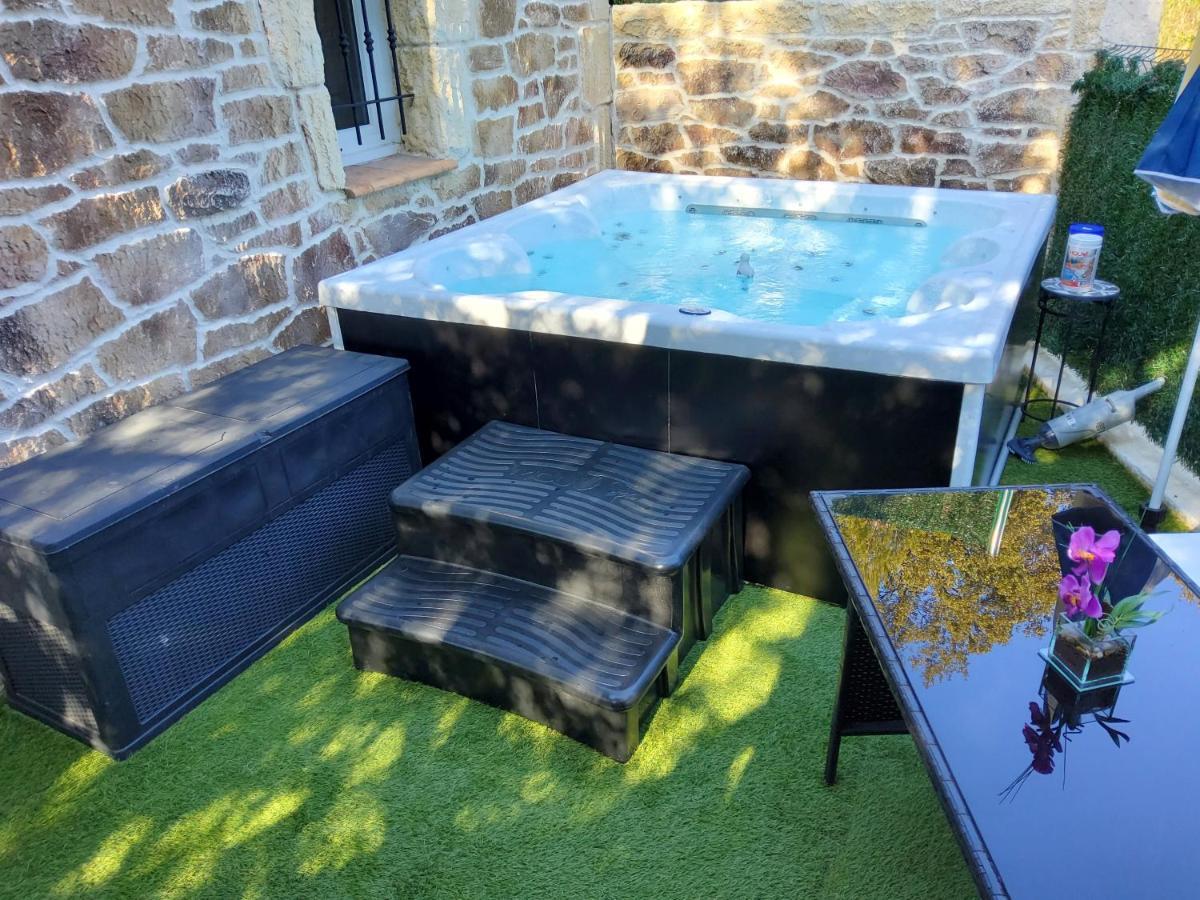 Studio Faillant Lorgues Spa Privatif Avec Superbe Piscine エクステリア 写真